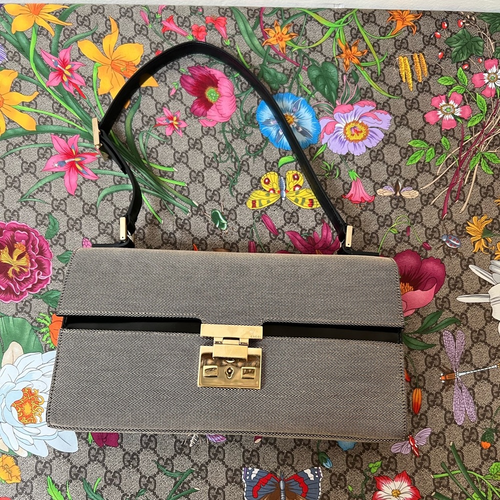 Authentic Gucci Vintage lady lock bag.**ONE OF A KIND**
